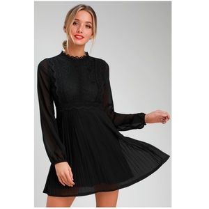 Charlisa Black Lace Long Sleeve Skater Dress
Lulus Size M